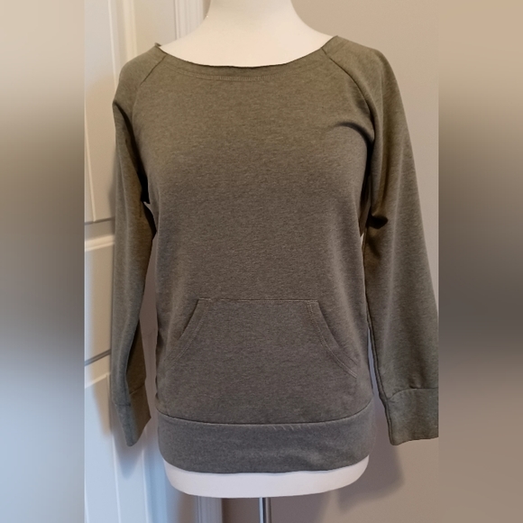 MARK LADIES SWEATSHIRT SZ M GREEN COLOR - Picture 1 of 9